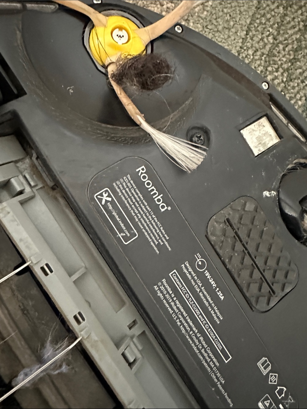 Roomba Black Robot Vacuum Cleaner - Rechargeable Portable - Picture 2 of 2